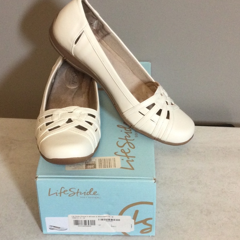 NWT 9.5W Life Stride Cream Braided Slip-On Flats